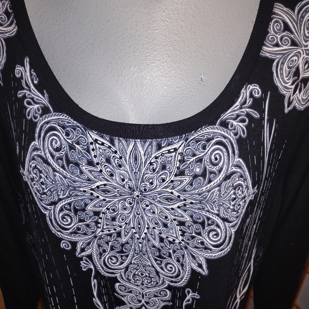 B.L.E.U. bling & lace 2X tunic top - Picture 6 of 10